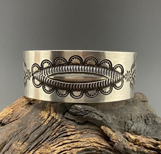 Navajo Edison Sandy Smith Ingot Silver Stamp Work Cuff Bracelet -  練馬のインディアンジュエリー・雑貨のお店 Little Pinetree Trading Post