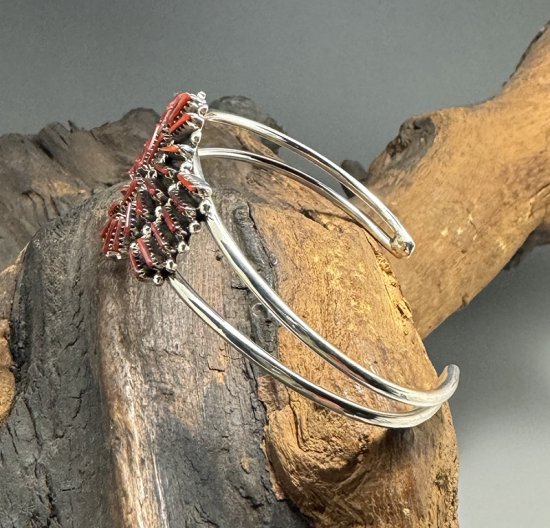 Zuni Shirlene Lahi Coral Needle Point Cuff Bracelet - 練馬のインディアンジュエリー・雑貨のお店  Little Pinetree Trading Post