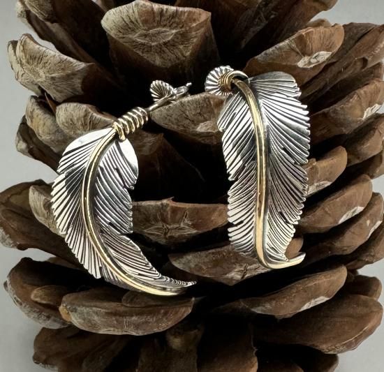 Navajo Harvey Mace Silver & 12K Feather Earrings - 練馬の
