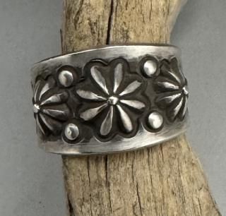 Navajo Edison Sandy Smith 3rosette Bump outs Ring