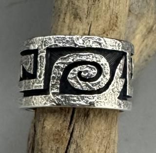 Hopi Ruben Saufkie Tufa Cast Overlay Ring