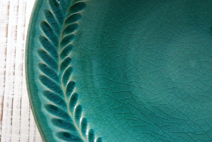 市野耕の「トルコブルー 4寸葉紋皿」の細部