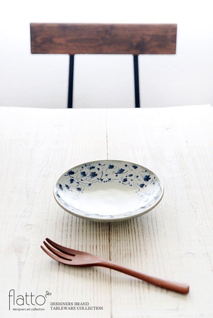 石井桃子の花唐草 5寸皿でテーブルコーディネート