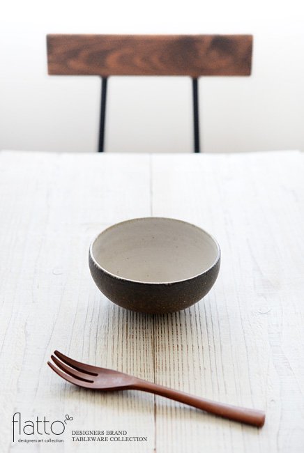 加藤裕章の黒錆釉掛分け丸小鉢でテーブルコーディネート