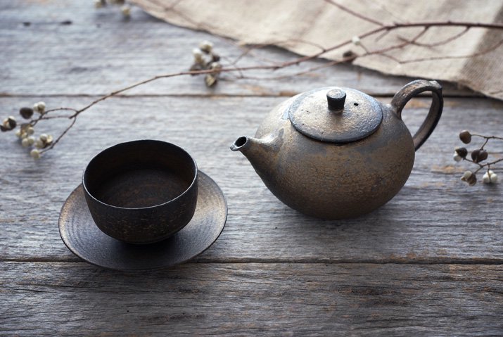 水野幸一「銅彩釉 茶ポット」の特徴