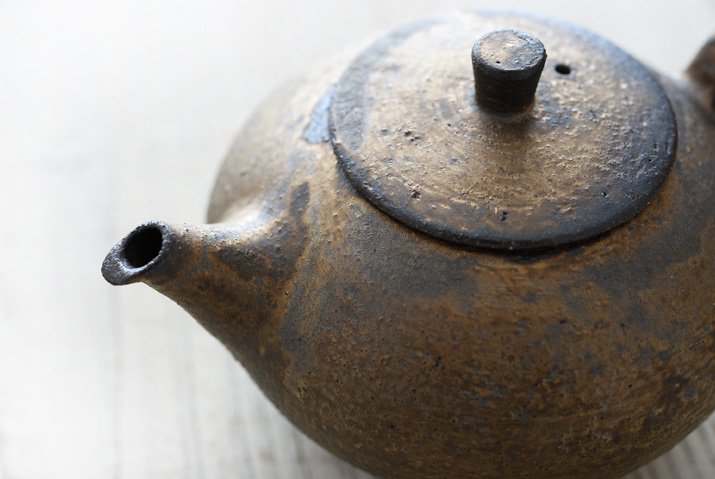 水野幸一「銅彩釉 茶ポット」の口元