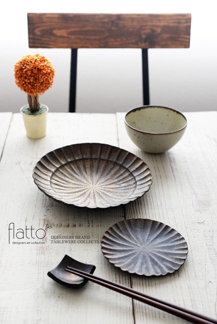 水野幸一の銅彩釉モール小皿でテーブルコーディネート