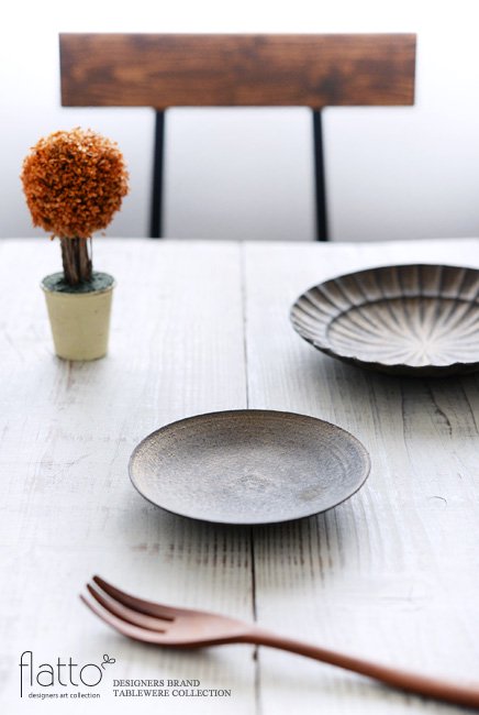 水野幸一の銅彩釉小皿でテーブルコーディネート