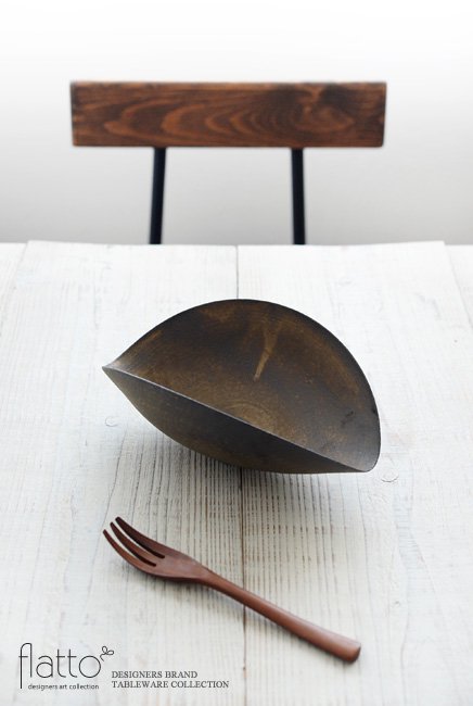 水野幸一の銅彩釉ひずみ鉢（大）でテーブルコーディネート