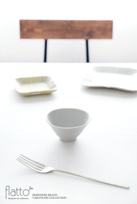 杉原万理江の杯（白系）でテーブルコーディネート