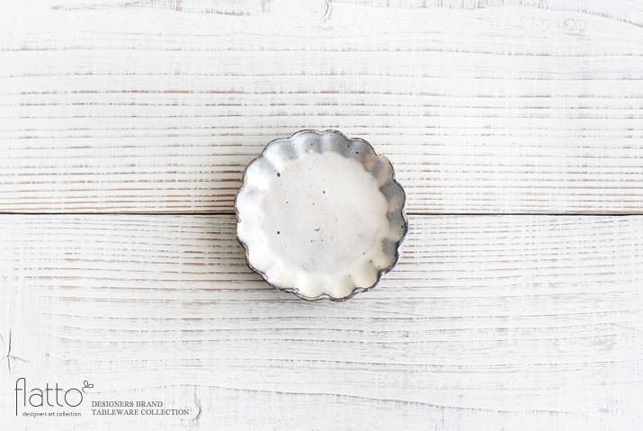 加藤祥孝｜粉引 輪花豆皿｜作家のうつわ通販｜和食器セレクトショップ