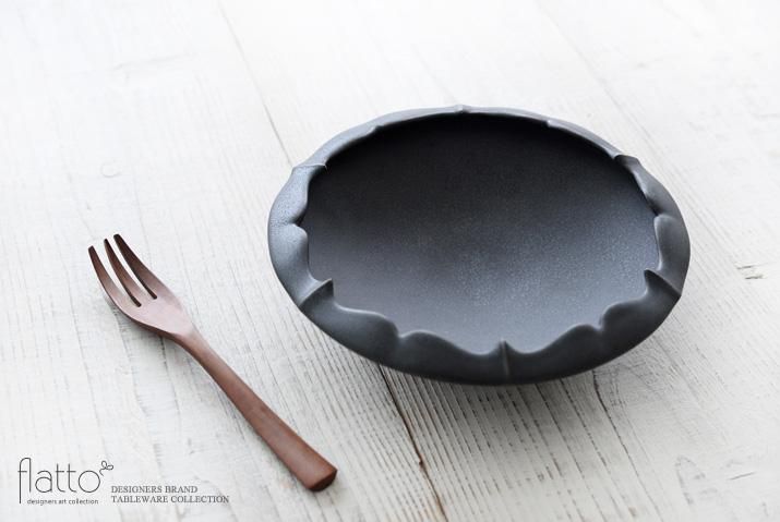 木下和美　陶磁 黒色花びら型陶器ボウル 和食器 黒釉銀彩注器 作家「木下和美」