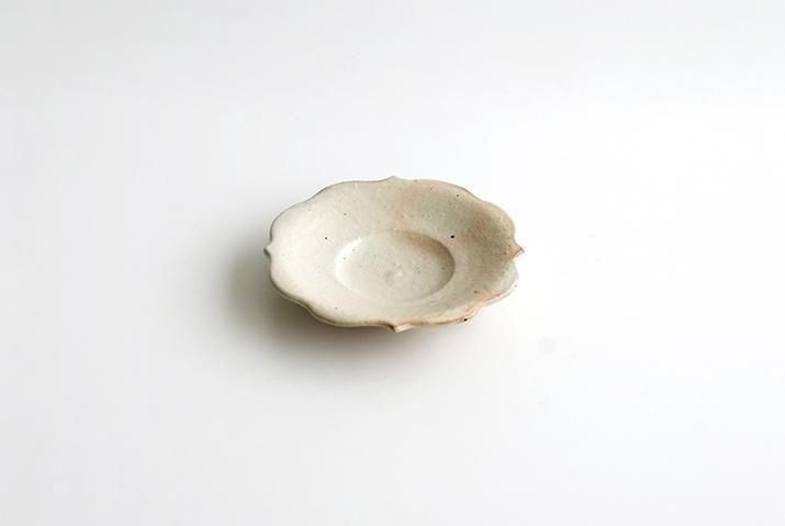 ëŴ Ħ-03