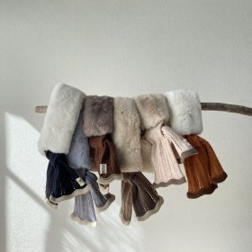Knit docking fur tippet