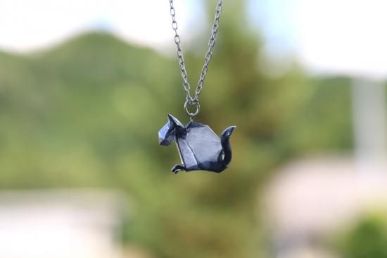 Origami Jewelry有澤悠河 作 「ねこ」 ネックレスグレ - 岐阜の山から