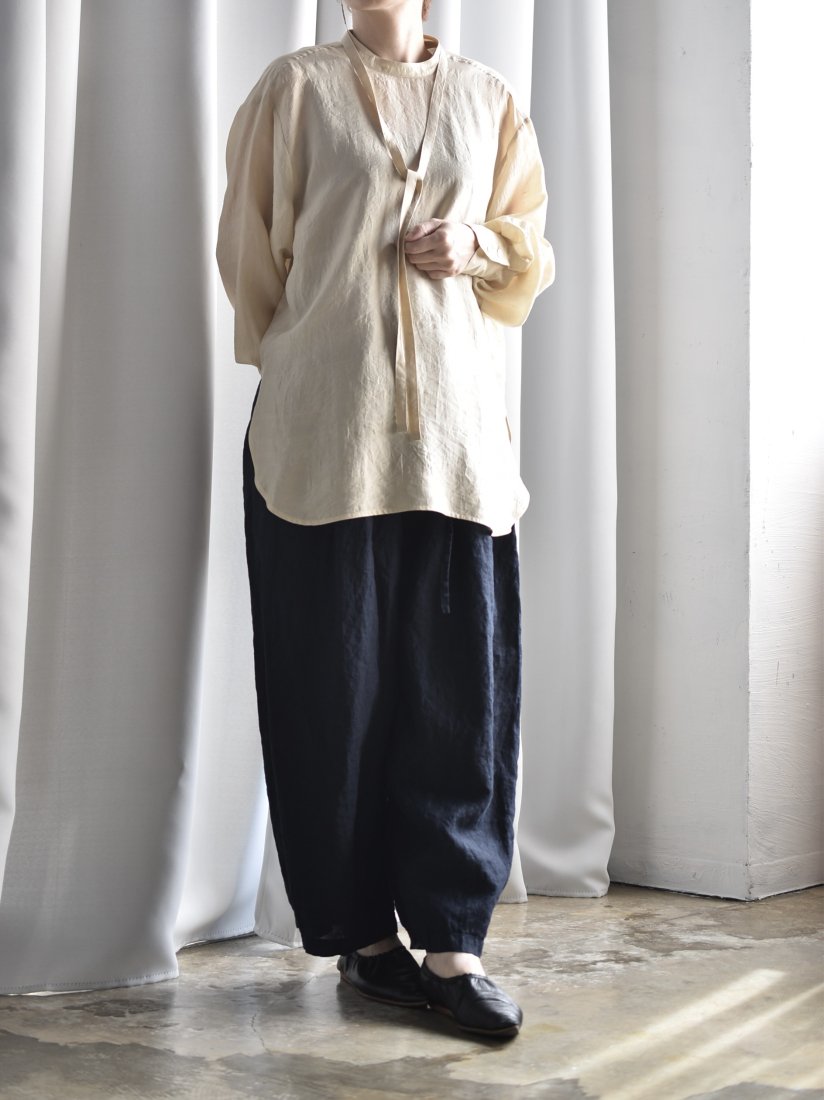 uryya（ユライヤ）・ silk bowtie blouse [biscuit] - fevrier