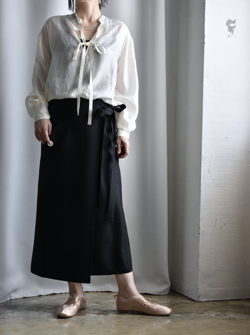 uryya（ユライヤ）・ silk bowtie blouse [white] - fevrier（フェブリエ） オンラインショップ