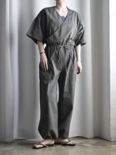 <img class='new_mark_img1' src='https://img.shop-pro.jp/img/new/icons14.gif' style='border:none;display:inline;margin:0px;padding:0px;width:auto;' />MARU TO   Zakuro dyed All in one [gray]