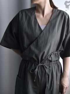 <img class='new_mark_img1' src='https://img.shop-pro.jp/img/new/icons14.gif' style='border:none;display:inline;margin:0px;padding:0px;width:auto;' />MARU TO・   Zakuro dyed All in one [gray]