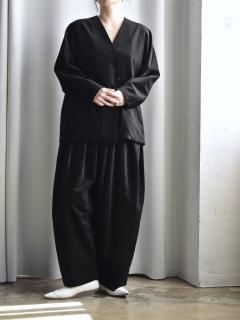 <img class='new_mark_img1' src='https://img.shop-pro.jp/img/new/icons14.gif' style='border:none;display:inline;margin:0px;padding:0px;width:auto;' />TENNE HANDCRAFTED MODERN 3 tuck wide pants[press velvet]