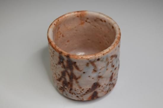 若尾利貞／志野ぐい呑102 WAKAO Toshisada / Shino guinomi 102