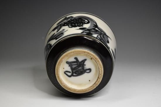 富本憲吉 作　朝鮮朝顔の花バッジ 磁器 特注品 第十六回　日本医学会総会々員章 富本憲吉 金襴手湯呑 田島美術店AOYAMA Art Gallery TAJIMA Japanese