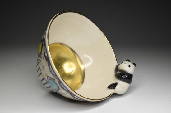 粟田尚子　祥瑞四君子大熊猫　盃 粟田尚子 3.金彩梅縄文大熊猫盃 6.6-6.7 h3.7 cm 通信販売可能