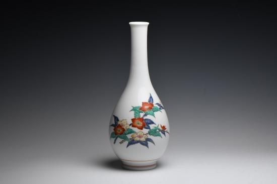 十四代酒井田柿右衛門／濁手山吹文花瓶 SAKAIDA Kakiemon 14th