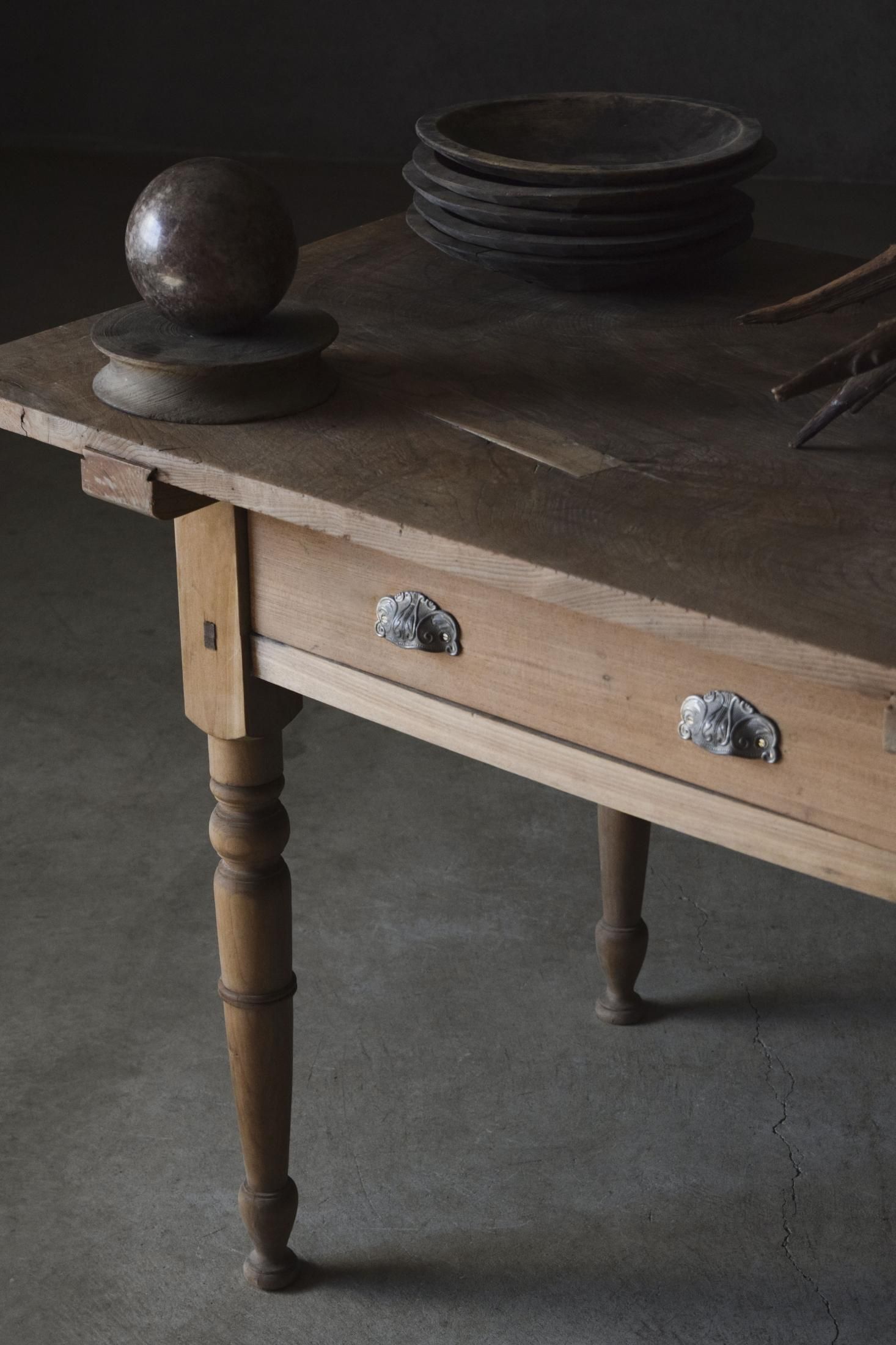 アンティーク レトロ 総欅の小振りな展示台 pejite益子 小家具 ペジテ