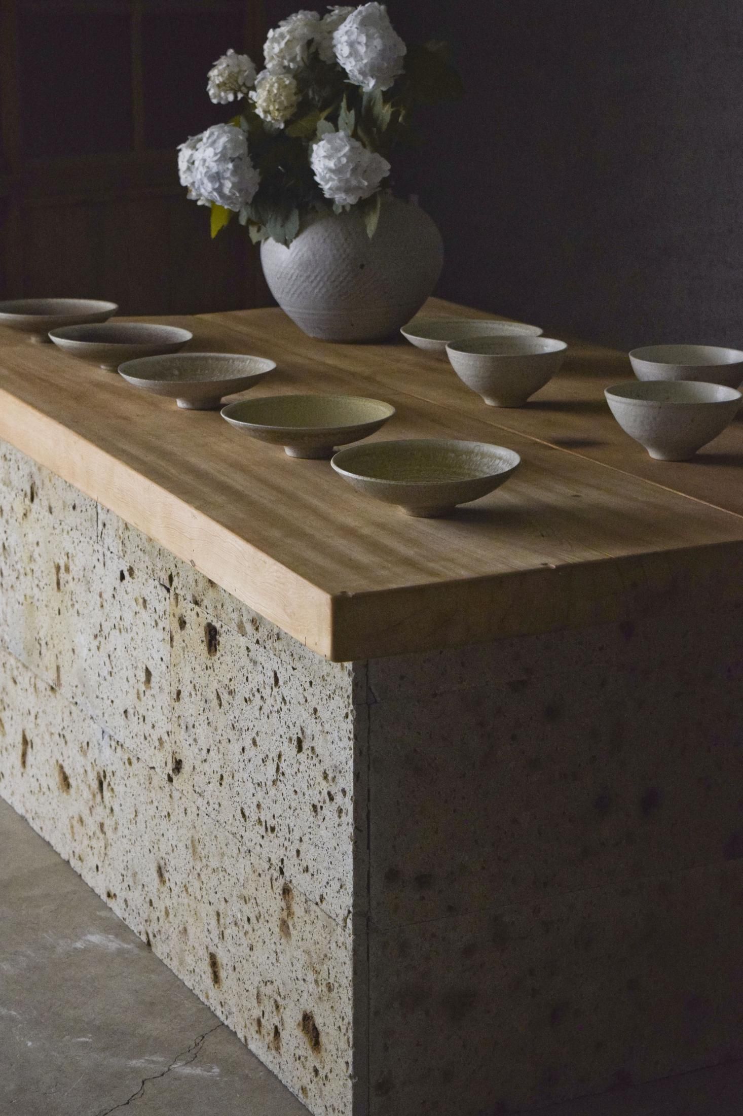 石の囲い付き展示台 アンティーク 石の囲い付き展示台 アンティーク アンティーク雑貨