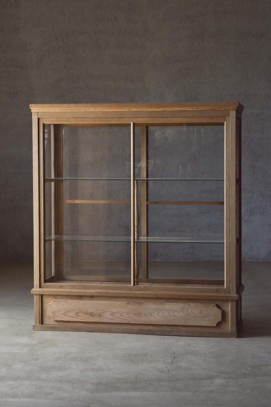 pejite ペジテ 木製ガラスキャビネット 港区現地引き取り限定 ステンド