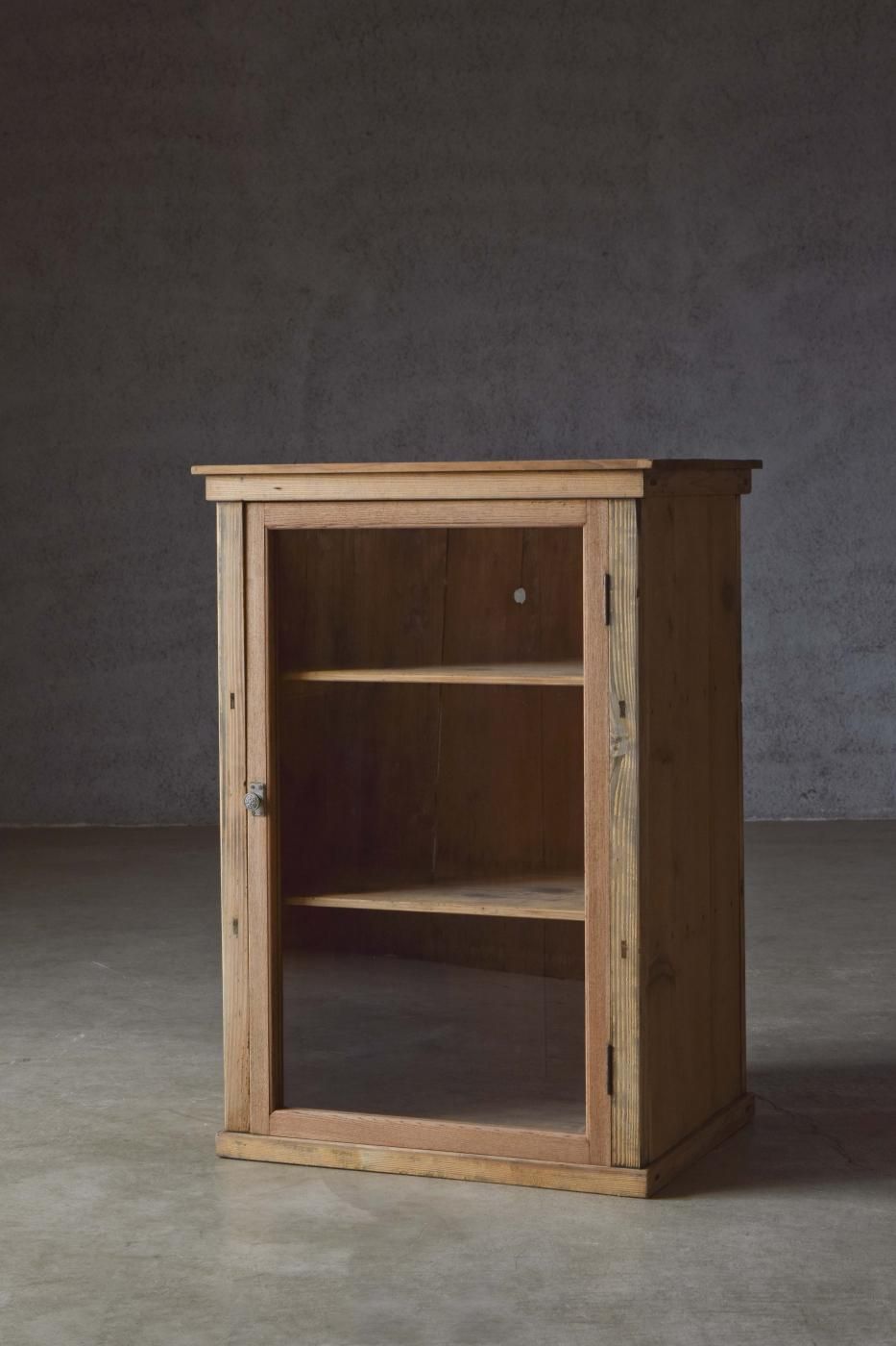 【IS BACK】ペジテ pejite カウンター　鎌倉市引き取り pejite青山 11:00-19:00 お開けしております。 . 古材と組み合わせて