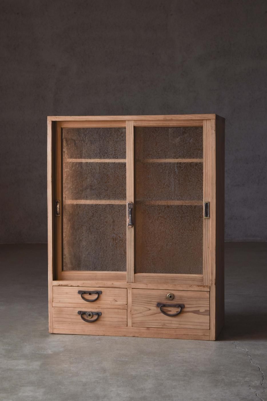 ショーケース/ガラス戸棚