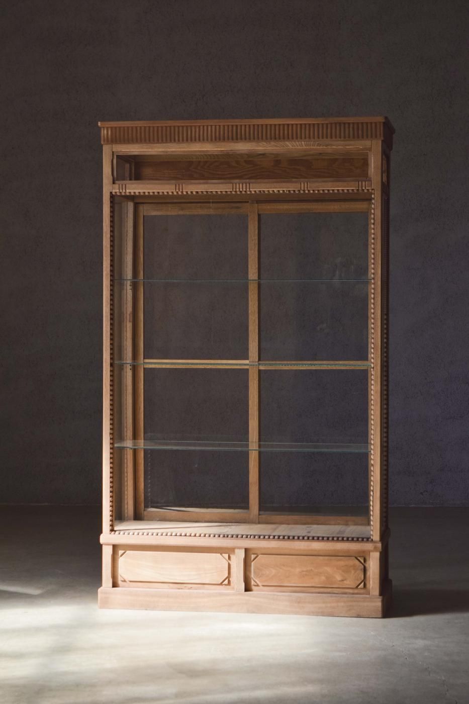 ショーケース/ガラス戸棚