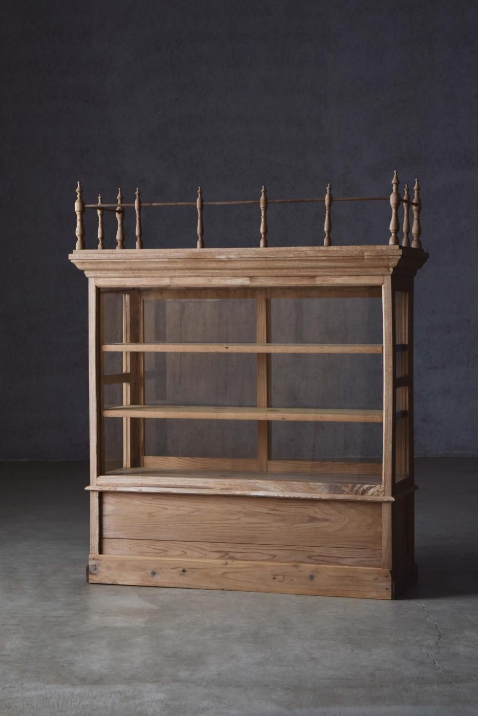 pejite ペジテ 木製ガラスキャビネット 港区現地引き取り限定 pejite ペジテ 木製ガラスキャビネット 港区現地引き取り限定 ステンド