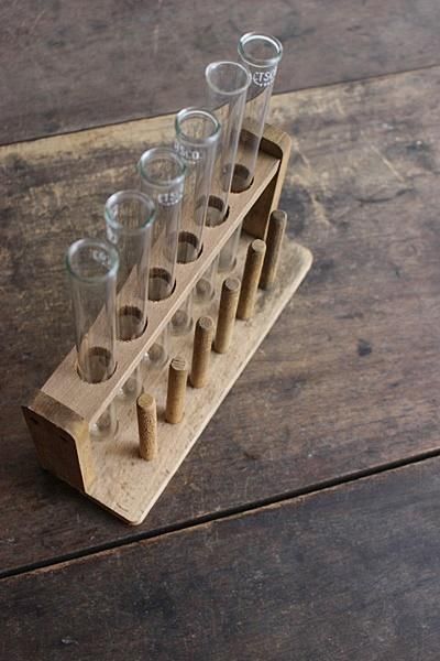 ジャンクスタイル　古い試験管立て、試験管、謎の金属 ジャンクスタイル古い試験管立て、試験管、謎の金属