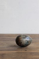 France<br>石の卵