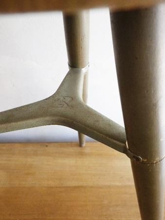 日本三本脚のスツール - アンティーク・古道具・暮らしの雑貨店