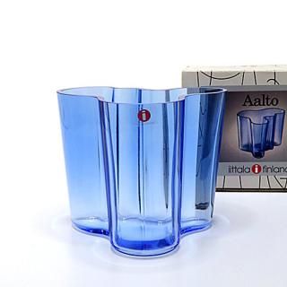 <img class='new_mark_img1' src='https://img.shop-pro.jp/img/new/icons8.gif' style='border:none;display:inline;margin:0px;padding:0px;width:auto;' />箱付き｜iittala（イッタラ）Aalto アアルト｜ベース｜H95mm｜ライトブルー
