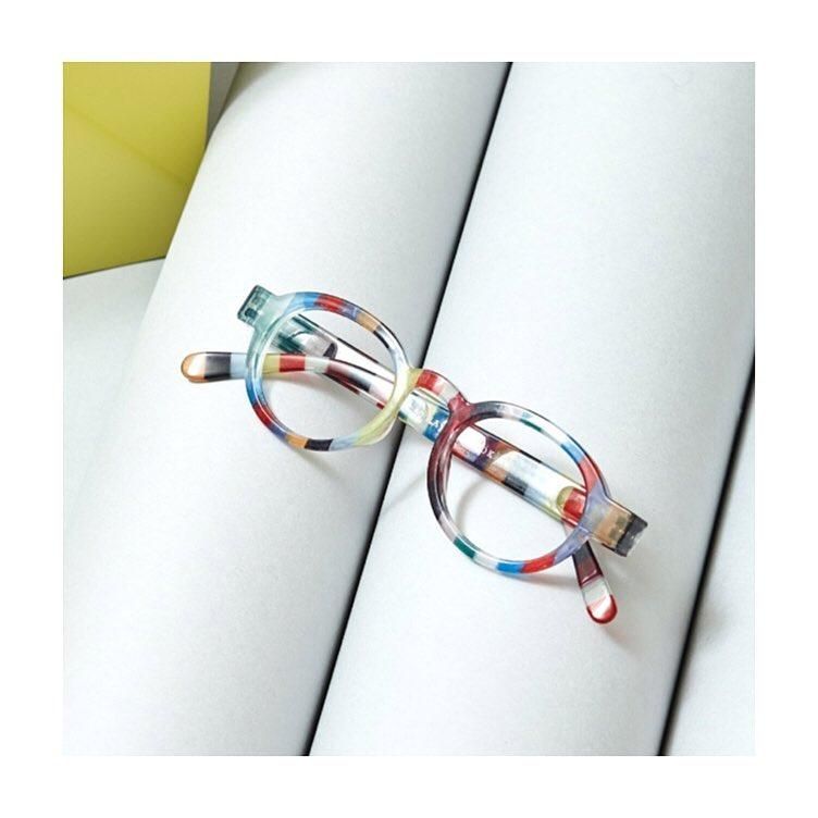 HAVE A LOOK 老眼鏡 キャンディ +1.5 リーディンググラス試着のみ かわいいブルーライトカット老眼鏡｜CIRCLE TWIST キャンディー