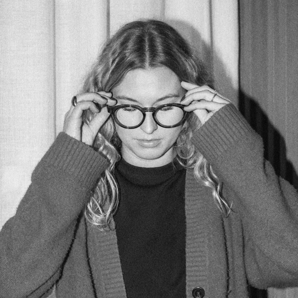 HAVE A LOOK Blue Light Glasses Casual (Smoke) モデル