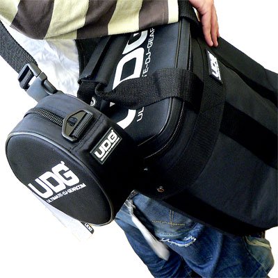 ヘッドフォオン・ケース」「ヘッドフォン・バッグ」「UDG」「 DIGI