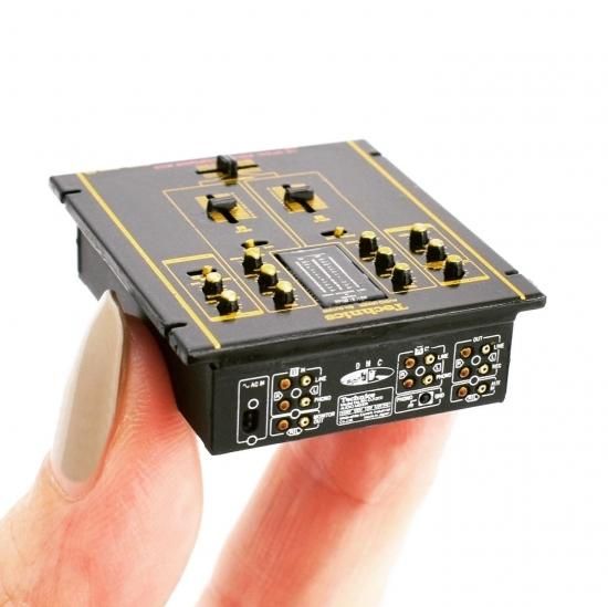 Technicsミニチュアフィギュア