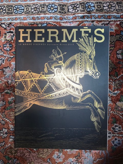 HERMES  エルメス　
LE MONDE D'HERMES   Automne -Hiver 2010  no.57