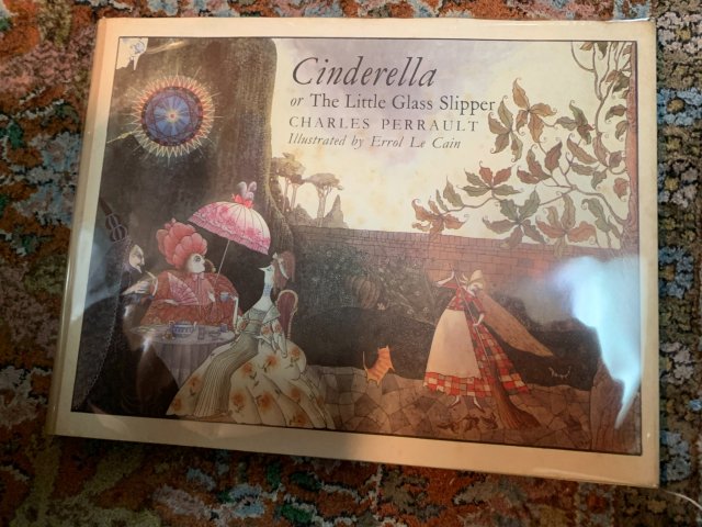 <img class='new_mark_img1' src='https://img.shop-pro.jp/img/new/icons6.gif' style='border:none;display:inline;margin:0px;padding:0px;width:auto;' />Cinderella or The Little Glass Slipper