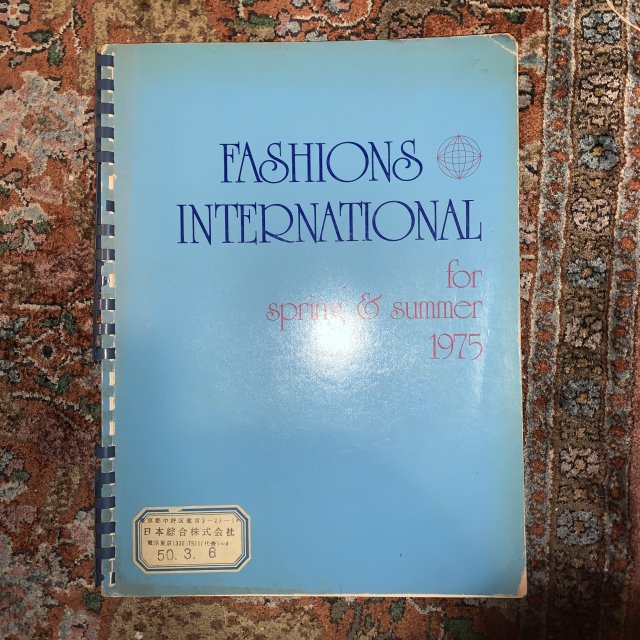 <img class='new_mark_img1' src='https://img.shop-pro.jp/img/new/icons1.gif' style='border:none;display:inline;margin:0px;padding:0px;width:auto;' />FASHIONS international  spring & summer 1975