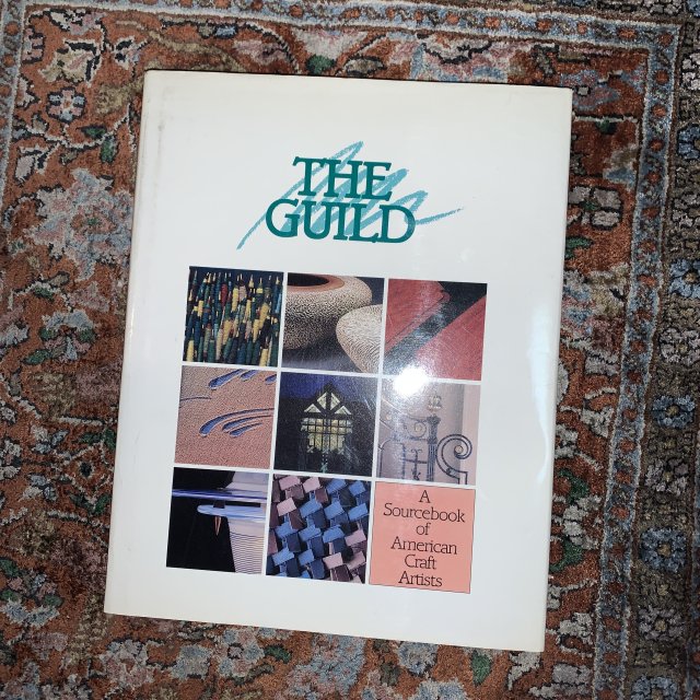 <img class='new_mark_img1' src='https://img.shop-pro.jp/img/new/icons2.gif' style='border:none;display:inline;margin:0px;padding:0px;width:auto;' />The Guild A Sourcebook of American Craft Artists