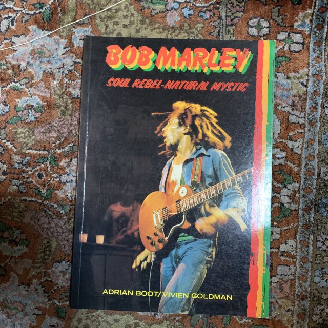 <img class='new_mark_img1' src='https://img.shop-pro.jp/img/new/icons1.gif' style='border:none;display:inline;margin:0px;padding:0px;width:auto;' />BOB MARLEY  SOUL REBEL-NATURAL MYSTIC