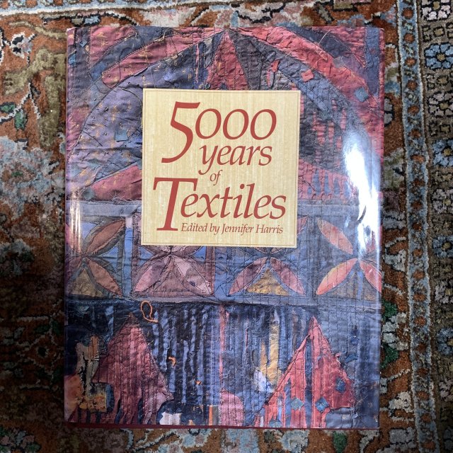<img class='new_mark_img1' src='https://img.shop-pro.jp/img/new/icons7.gif' style='border:none;display:inline;margin:0px;padding:0px;width:auto;' />5000 years of Textiles