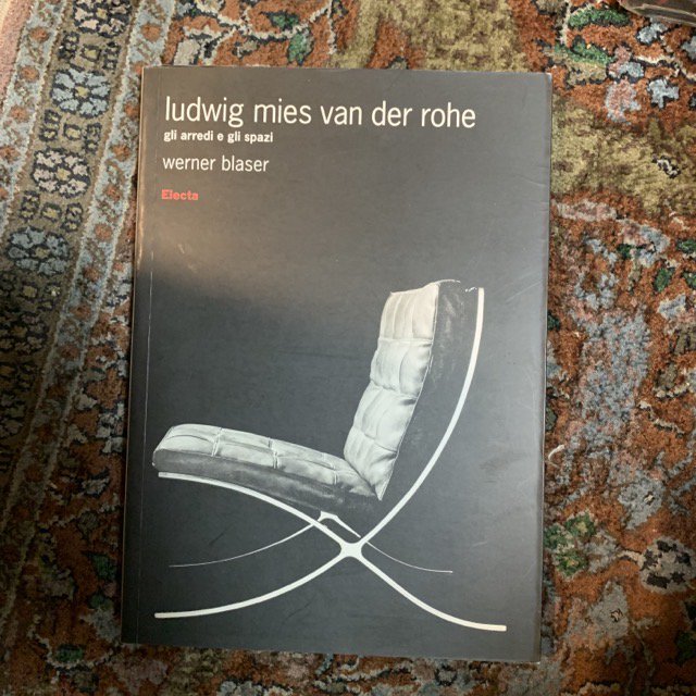 Ludwig Mies van der Rohe   Gli arredi e gli spazi
